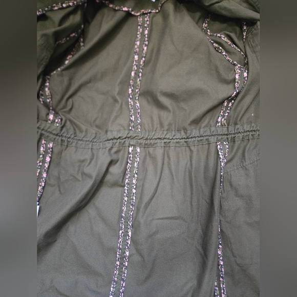 BCBGeneration Khaki Utility Jacket with Hood. Size XS - Picture 13 of 16